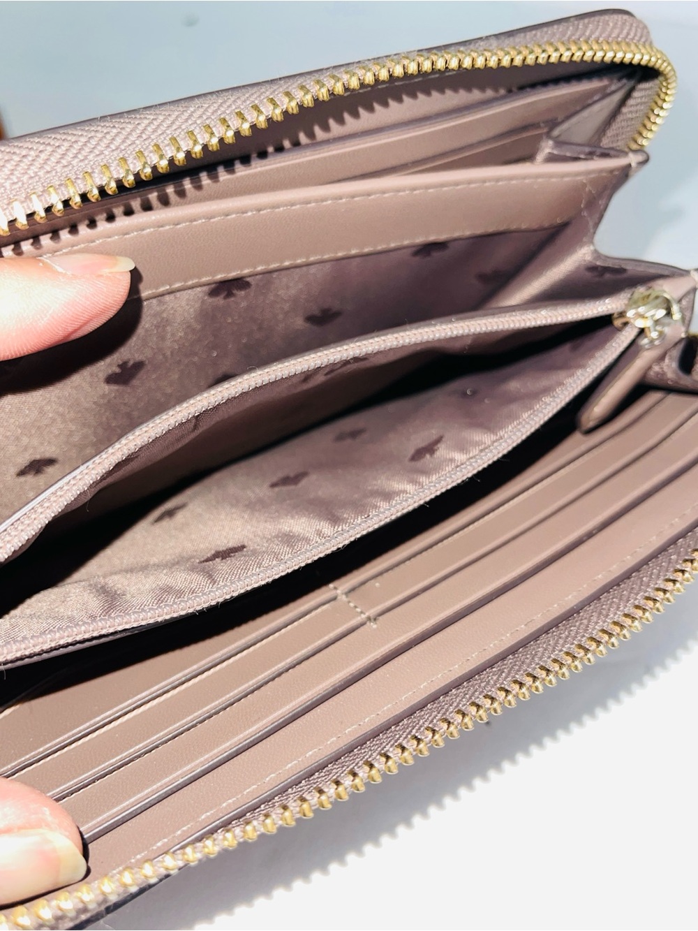 kate spade Mauve Zip-Around Saffiano Leather Wallet with Gold Logo Dusty Pink - Picture 11 of 14